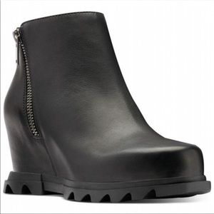 SOREL Womens Joan of Artic Wedge III Lug Sole Zip Booties Black Size 8 Brand New